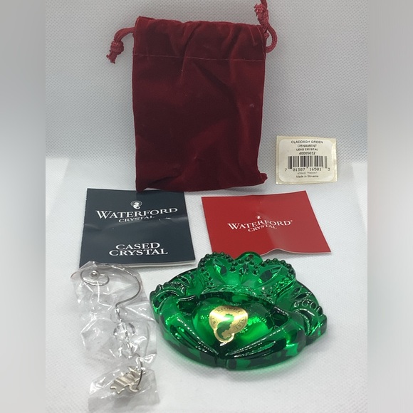 Waterford Emerald Claddagh Christmas Ornament NIB Enhancer Rare HTF Green Irish